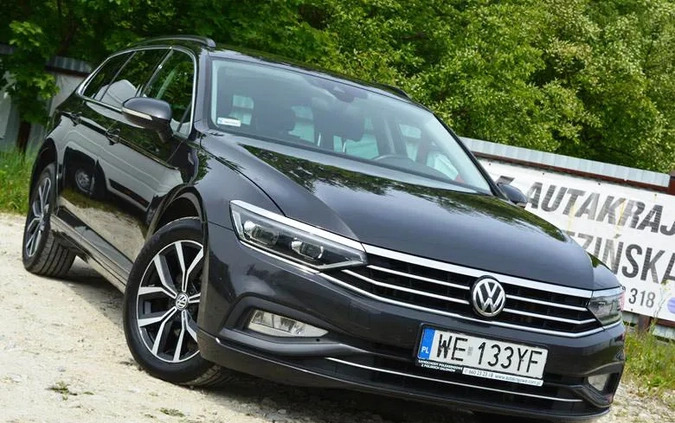 Volkswagen Passat cena 79900 przebieg: 123000, rok produkcji 2019 z Raciąż małe 562